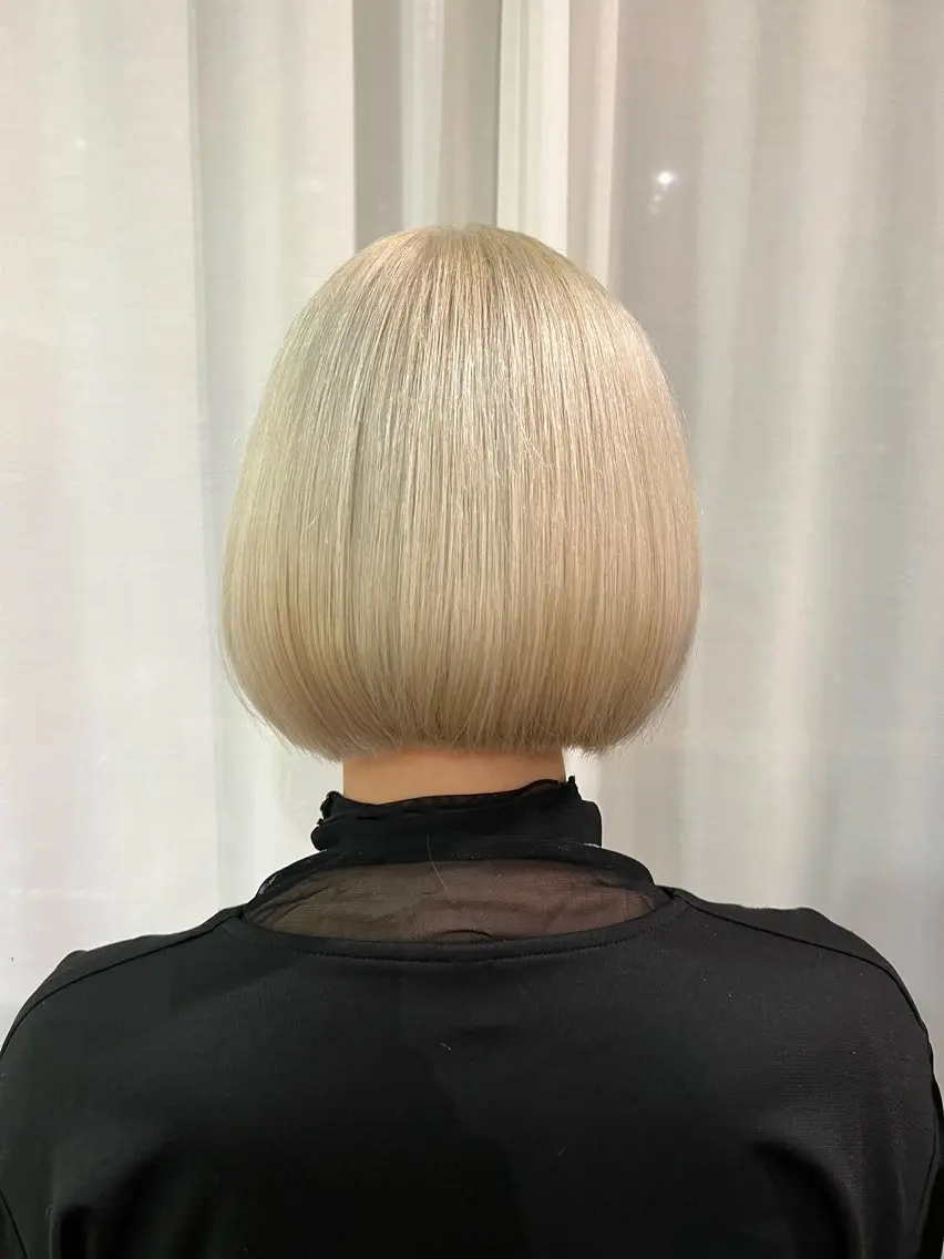 ショート カラー ブリーチ ブロンド 透明感カラー ハイトーンカラー ホワイトブロンド カット RYOTA /GARTE髪質改善のヘアスタイル