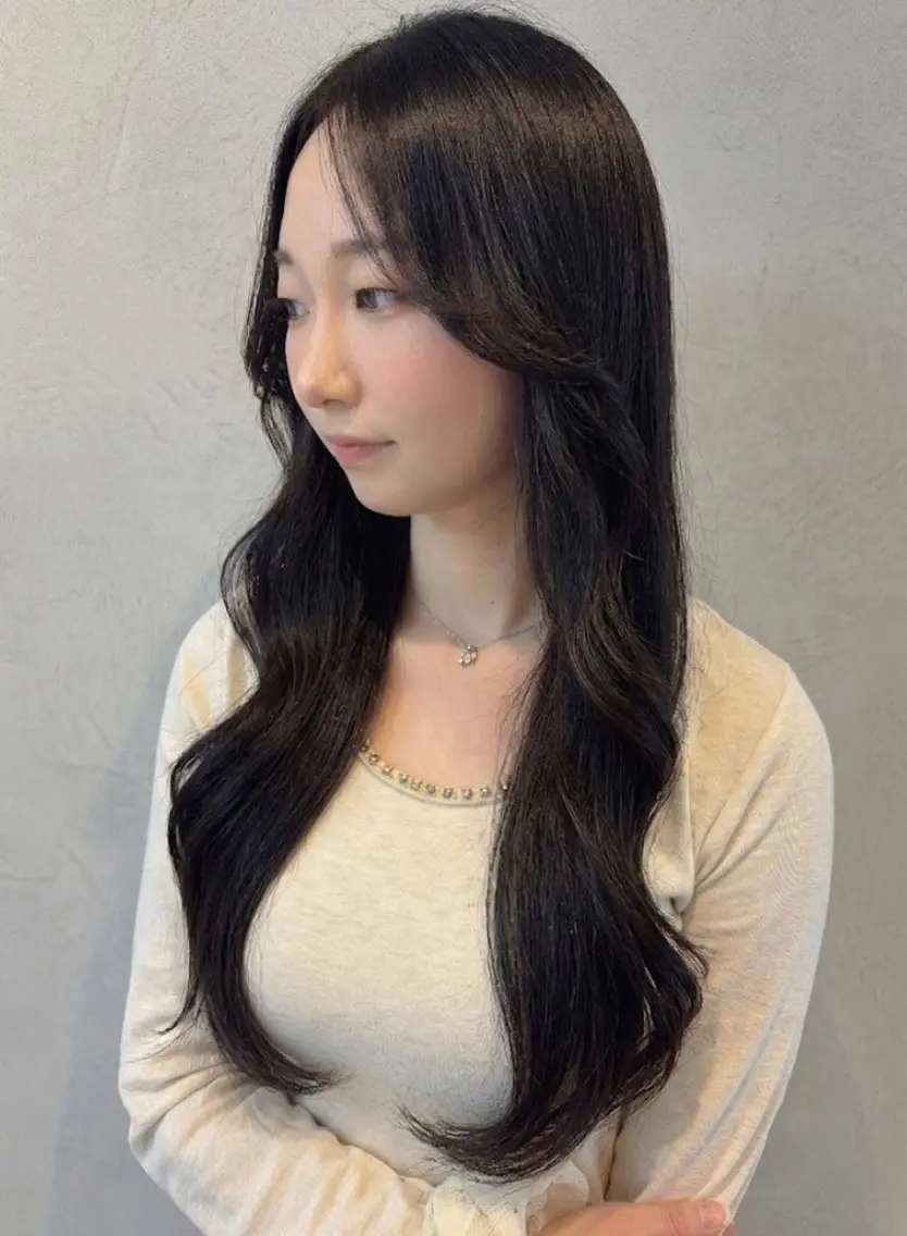 ロング くびれヘア レイヤーカット ロング ローレイヤー カット トリートメント 🎀asumi🍓 モデル様募集中🎀のヘアスタイル