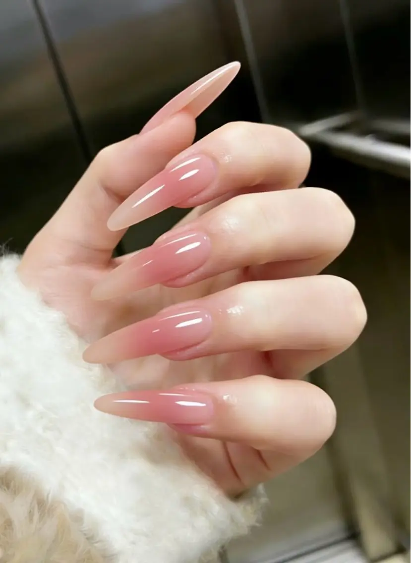 【オフ無料】長さだし10本+チークネイル/ベビーブーマーの写真