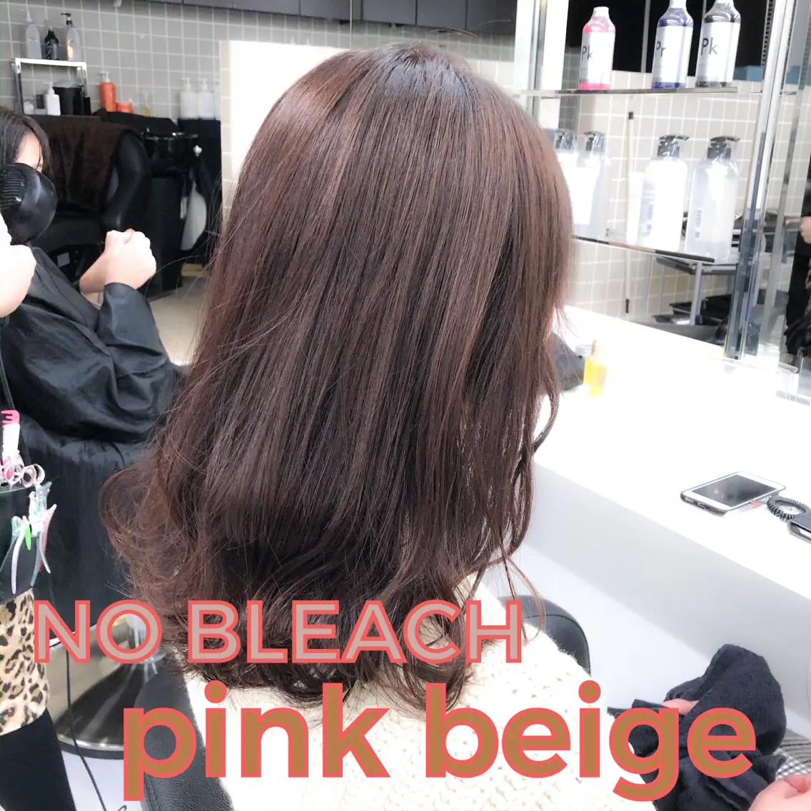 セミロング カラー ハイトーン×レイヤー カットTAKUMIのヘアスタイル