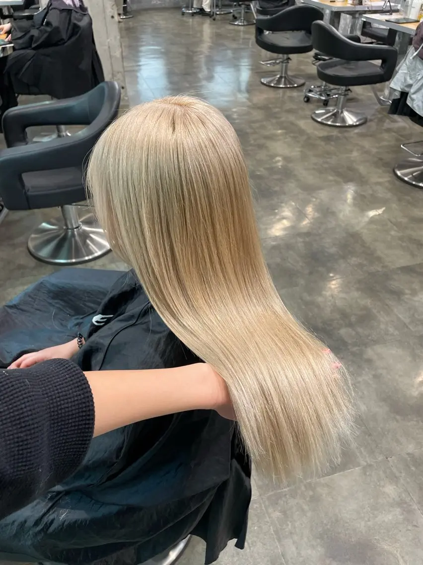 ロング カラー ヘアカラー トリートメント ハイトーン 横浜💞ミオのヘアスタイル