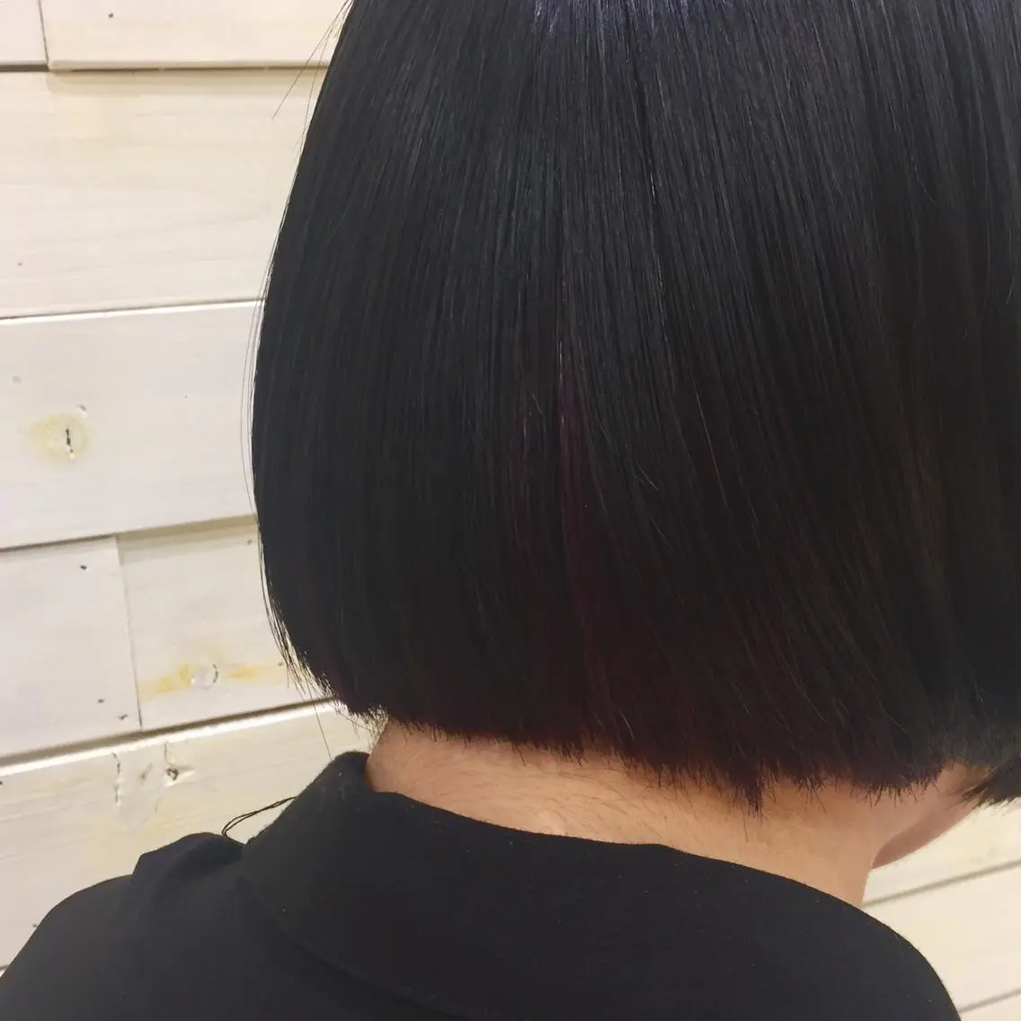 ショート カラー ブリーチ パープルカラー 黒田瀬奈/ボブ まろやかベージュのヘアスタイル