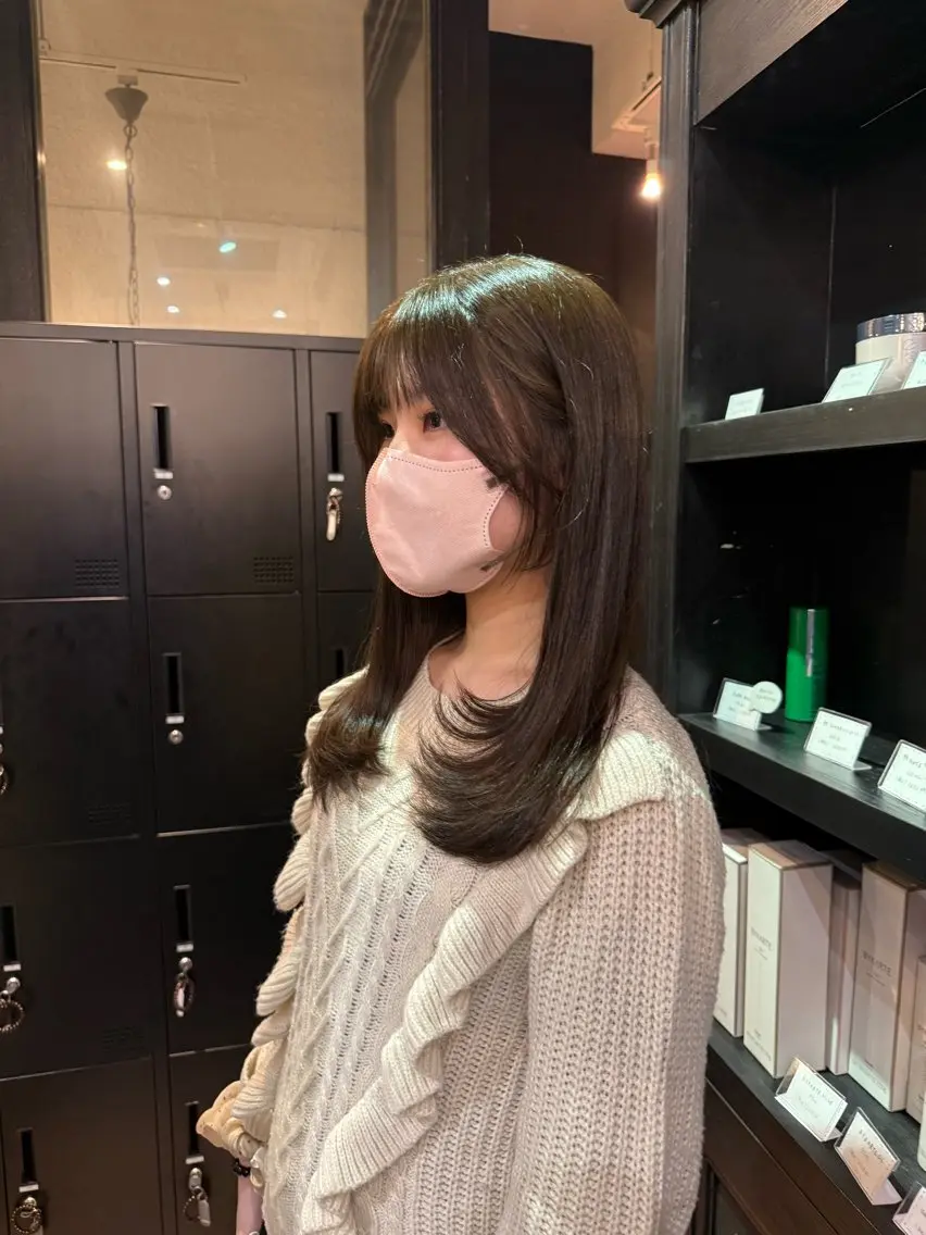 セミロング カラー shiomi H辻田 杏梨のヘアスタイル