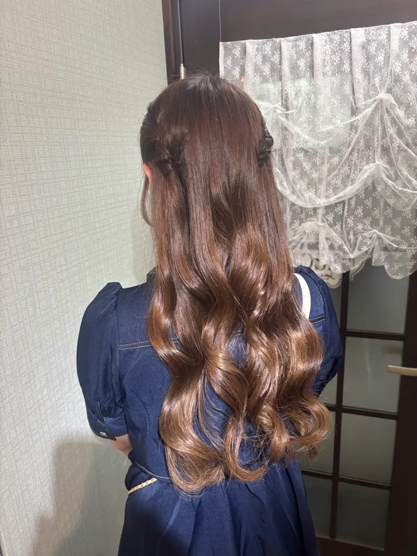 ロング ヘアアレンジ ココシャル miranoのヘアスタイル