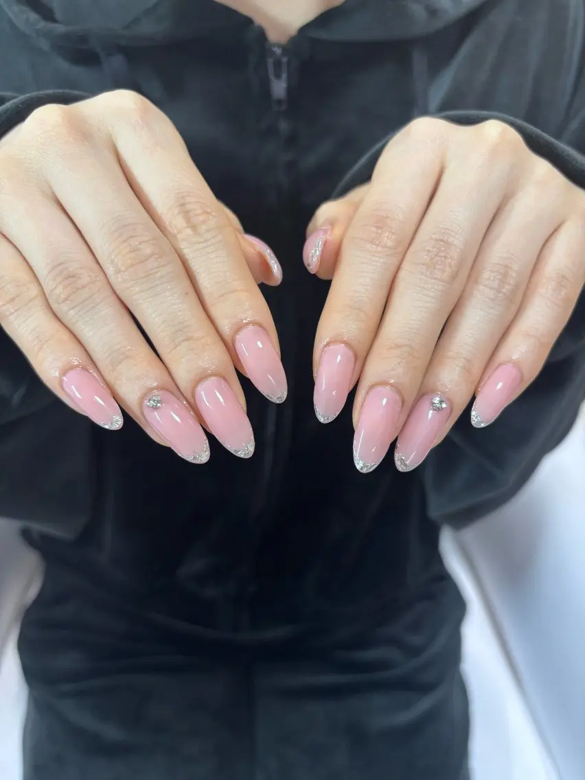 ネイル フレンチネイル ガラスフレンチ ピンク ハンドネイル nailist mayu 💅🏻のネイルデザイン