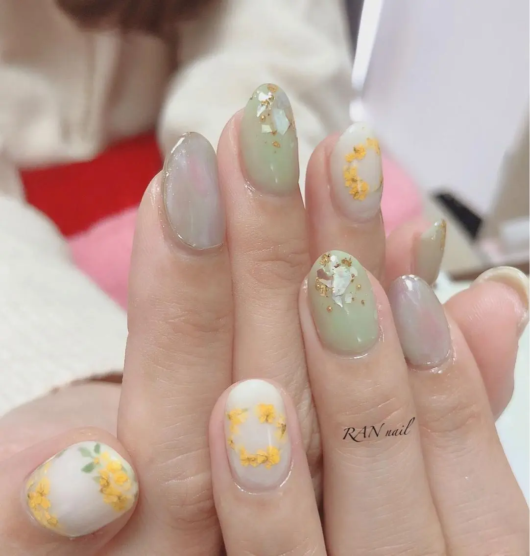 ネイル フラワーネイル ラメ(グリッター) ニュアンスネイル オフィスネイル ワンカラーネイル ハンドネイル フットネイル RAN nailのネイルデザイン