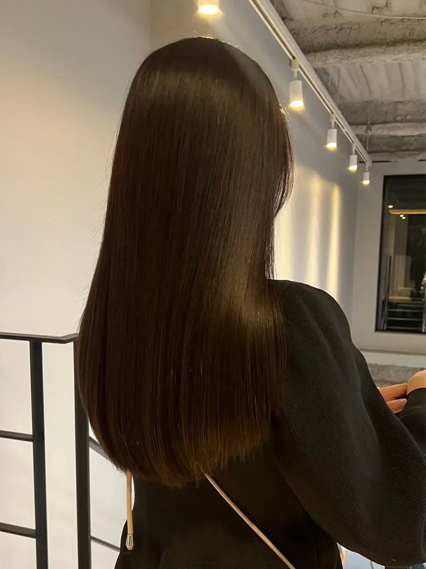 ロング カット ヘアカラー トリートメント 下川 結月のヘアスタイル