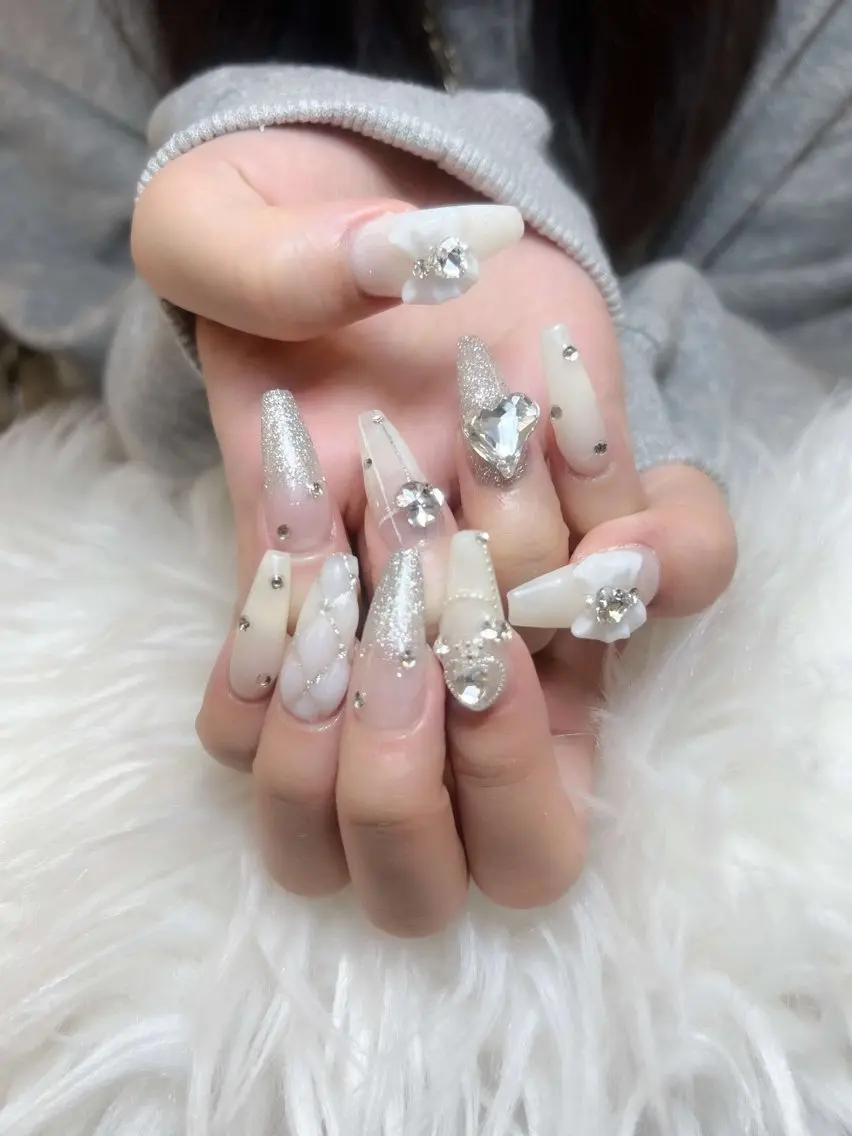 ネイル チークネイル 長さ出し フットネイル マグネットネイル 持ち込み ハンドネイル ANH NAIL ゴテゴテ専門店💎のネイルデザイン