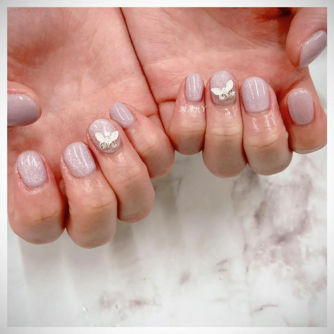 ネイル マグネットネイル ニュアンスネイル ワンカラーネイル パープル ハンドネイル Mary nail .narumiのネイルデザイン