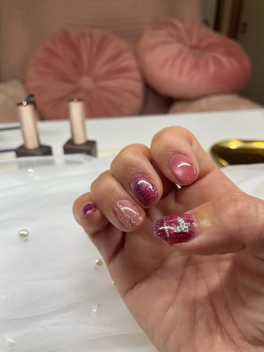 ネイル フラッシュネイル ジェルネイル マグネットネイル ネイルサロン キュアリーネのネイルデザイン