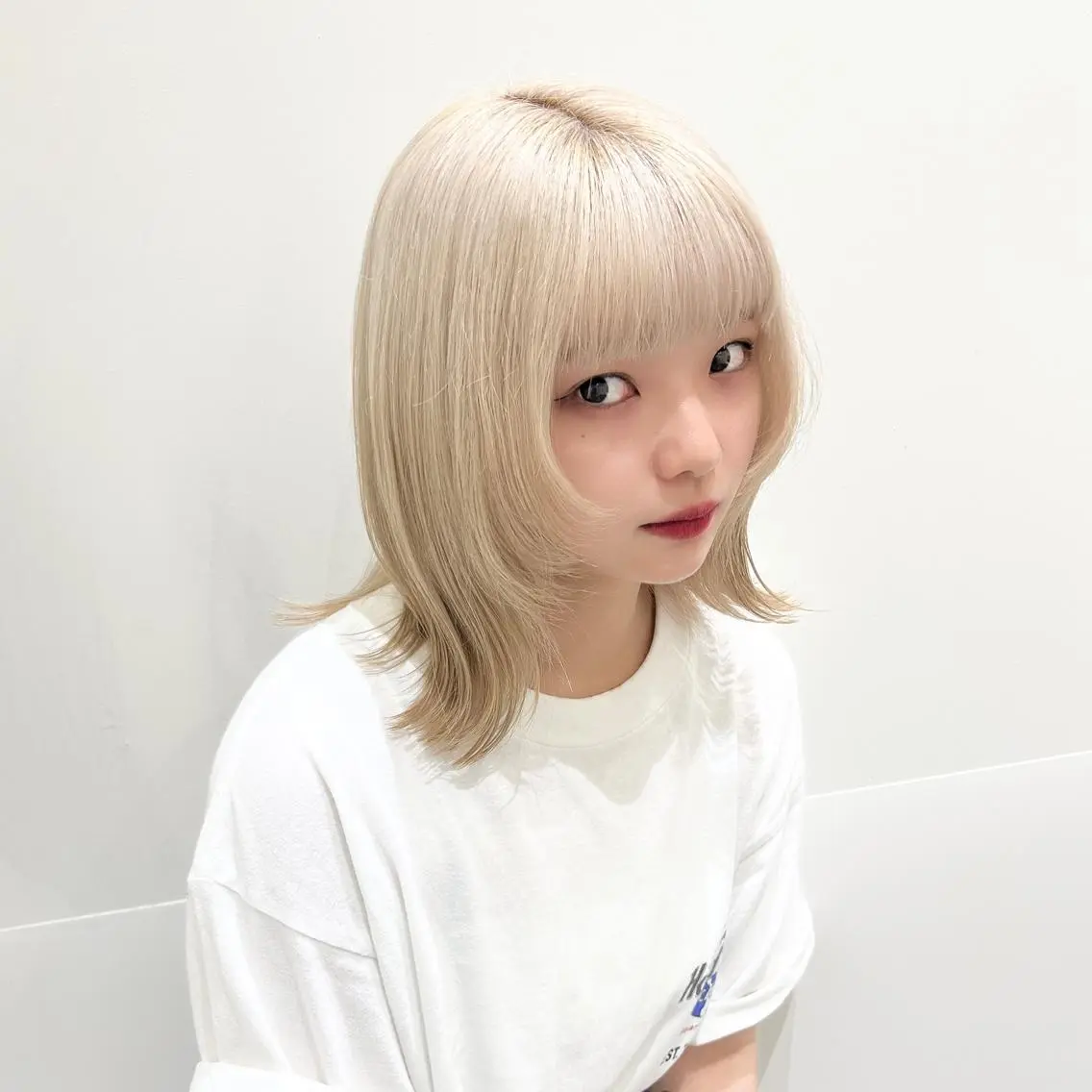 ミディアム カラー ヘアカラー 🩵ブリーチカラー MIORI🩵のヘアスタイル