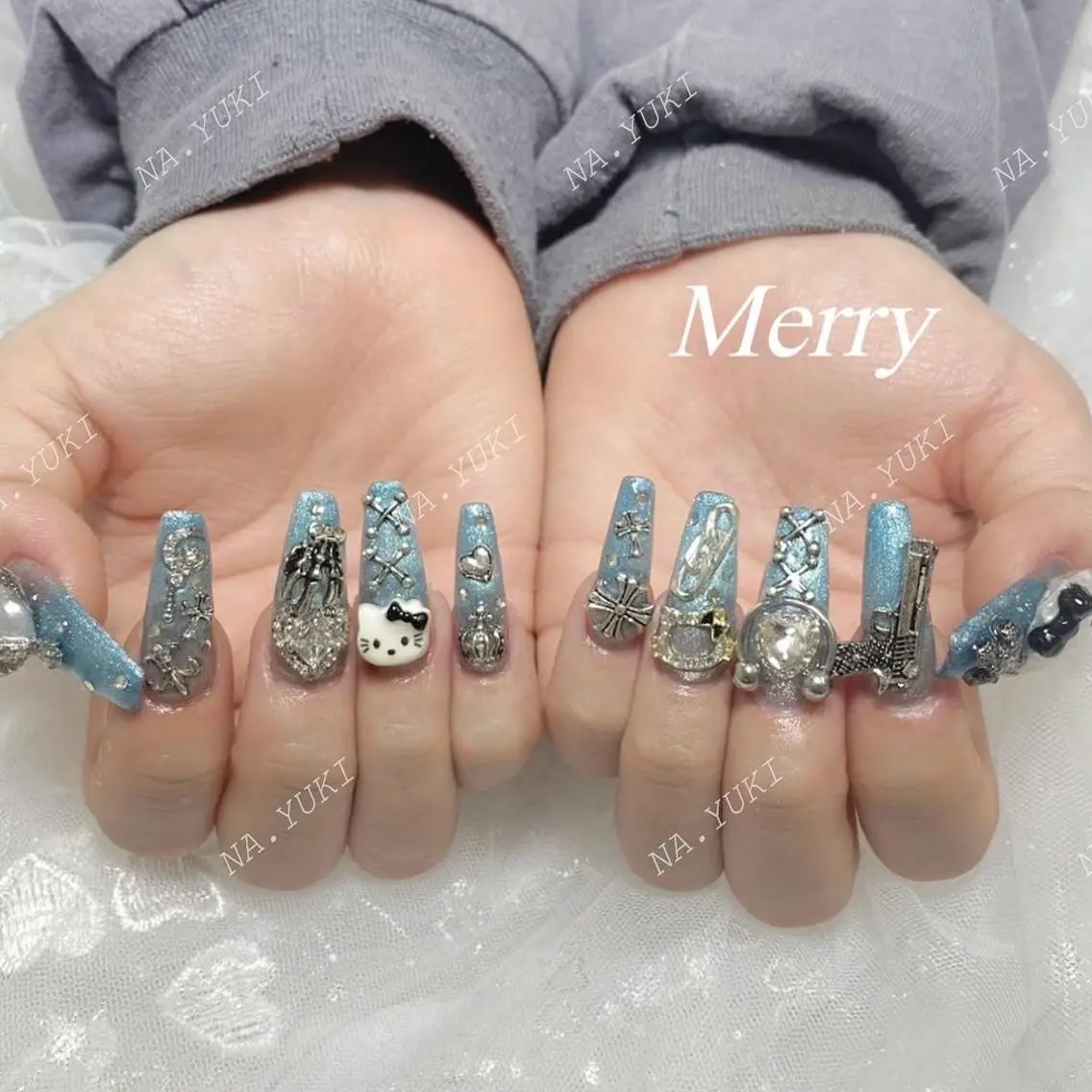 ネイル ハンドネイル 🦋 Queenieのネイルデザイン