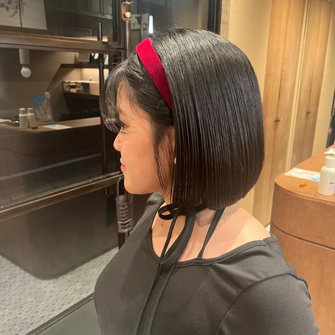 ミディアム ボブ 、 ハルナのヘアスタイル