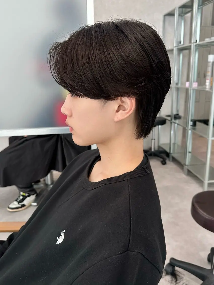 ✨️襟足のボリュームを抑えたい方✨️メンズカット+襟足縮毛矯正の写真