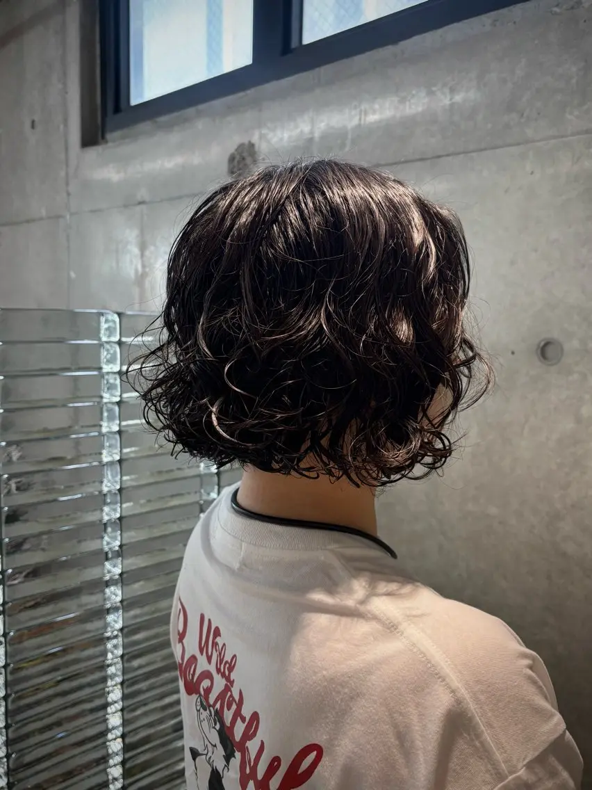 ミディアム パーマ ミディアムパーマ ボブ カット パーマ シンバヒナノ/パーマ レイヤー/髪質改善のヘアスタイル