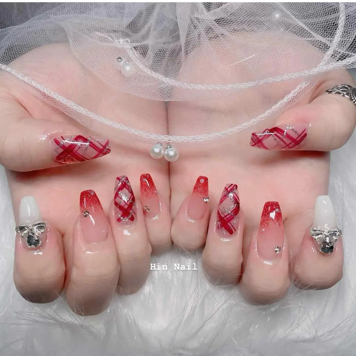 ネイル チークネイル ドット フットネイル フレンチネイル グラデーション ハンドネイル HIN NAILのネイルデザイン