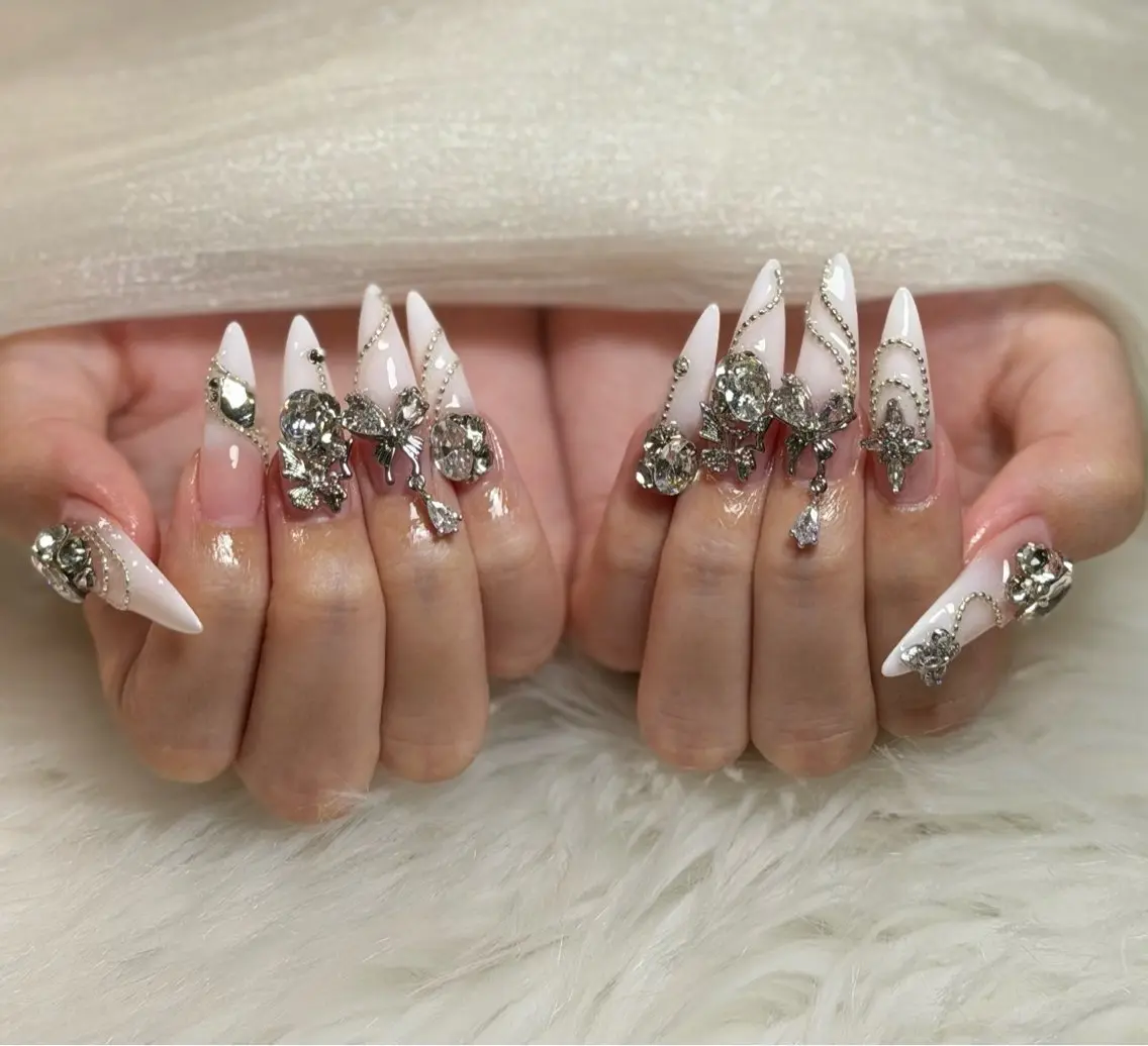 ネイル オーロラネイル チークネイル フットネイル フレンチネイル ジェルネイル ハンドネイル Nichi Nailsのネイルデザイン