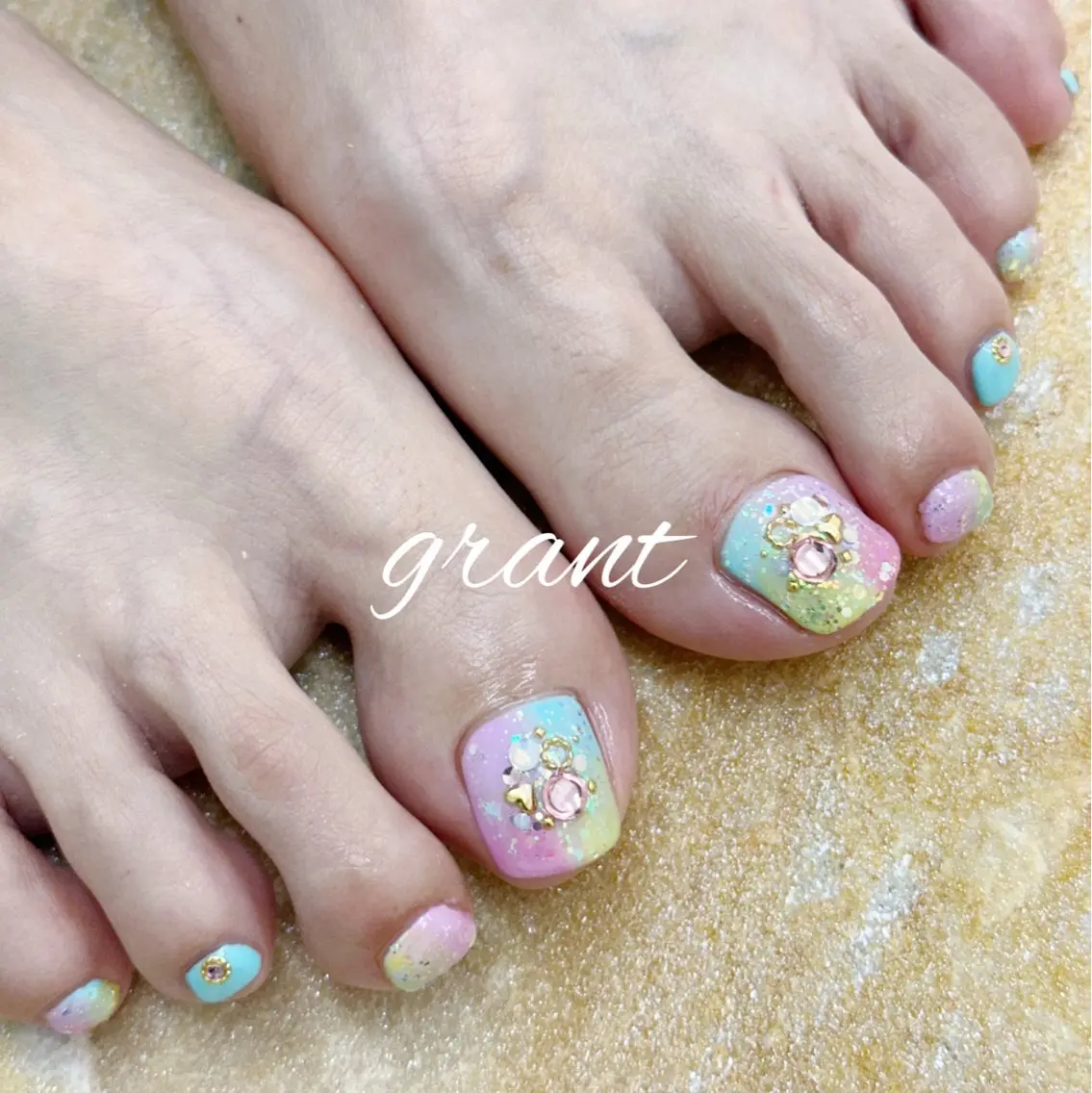 ネイル フットネイル 夏ネイル フットネイル nailsalon grantのネイルデザイン