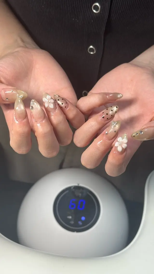 セミロング yuka ⭐︎のネイルデザイン