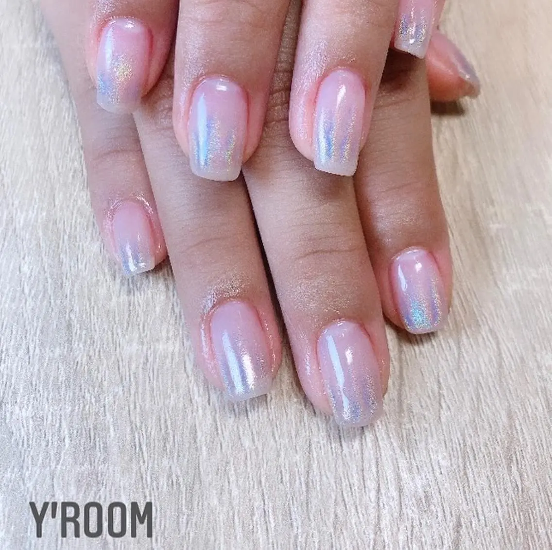 ネイル オーロラネイル フラッシュネイル フットネイル ジェルネイル 氷ネイル・うるうるネイル ハンドネイル YUKA （ネイリスト）のネイルデザイン