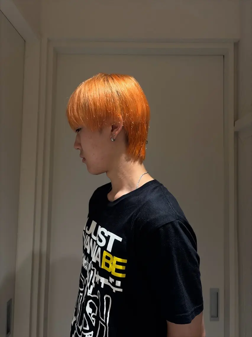 ショート カラー メンズ メンズハイトーン メンズウルフカット ダブルカラー ハイトーンカラー オレンジ カット ヘアカラー eisho梅田美容室 /モデル募集のヘアスタイル