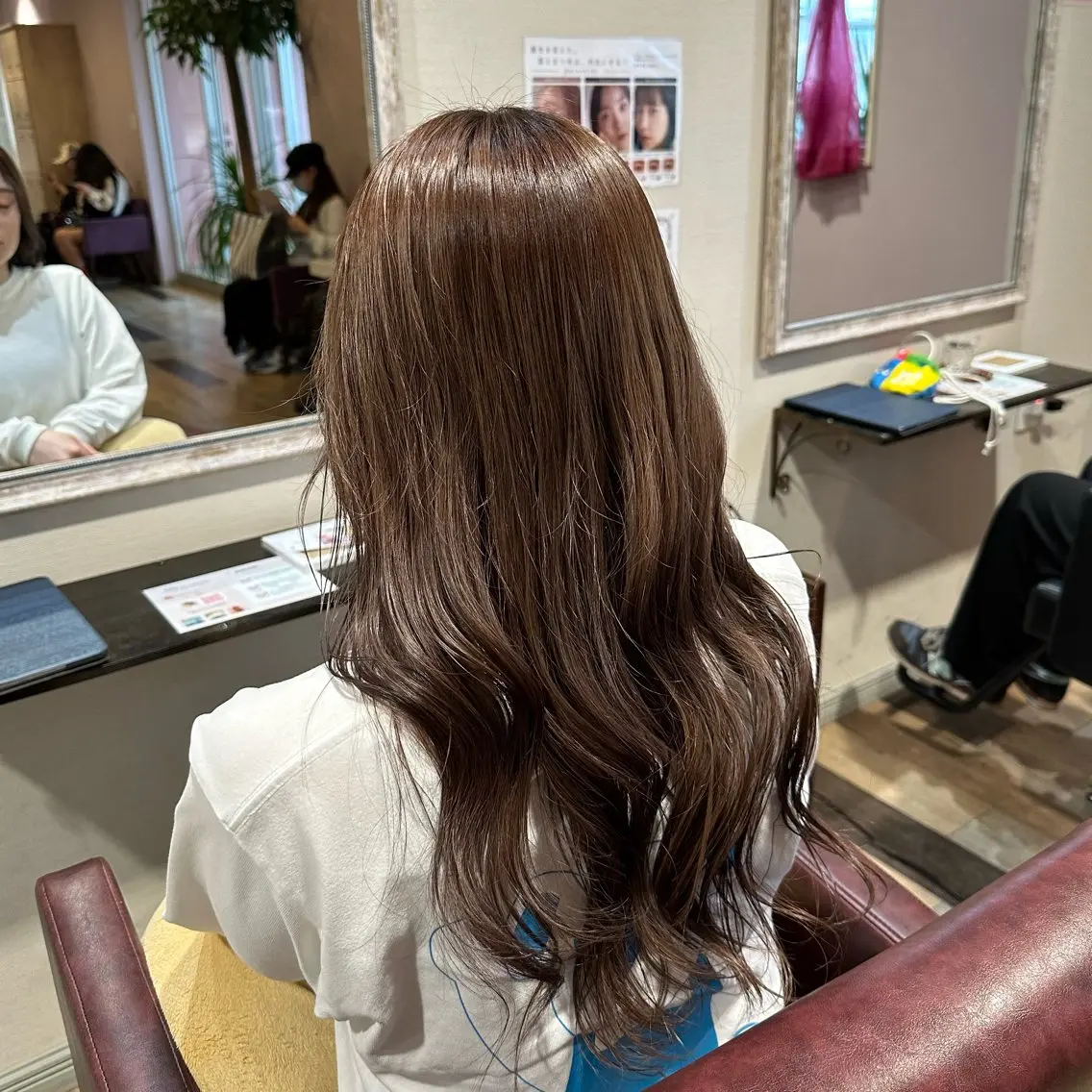 セミロング カラー 柔らかいbeige ¦韓国¦🩰マユ🩰のヘアスタイル
