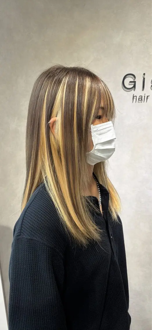 セミロング カラー ヘアカラー 渡里 優菜のヘアスタイル