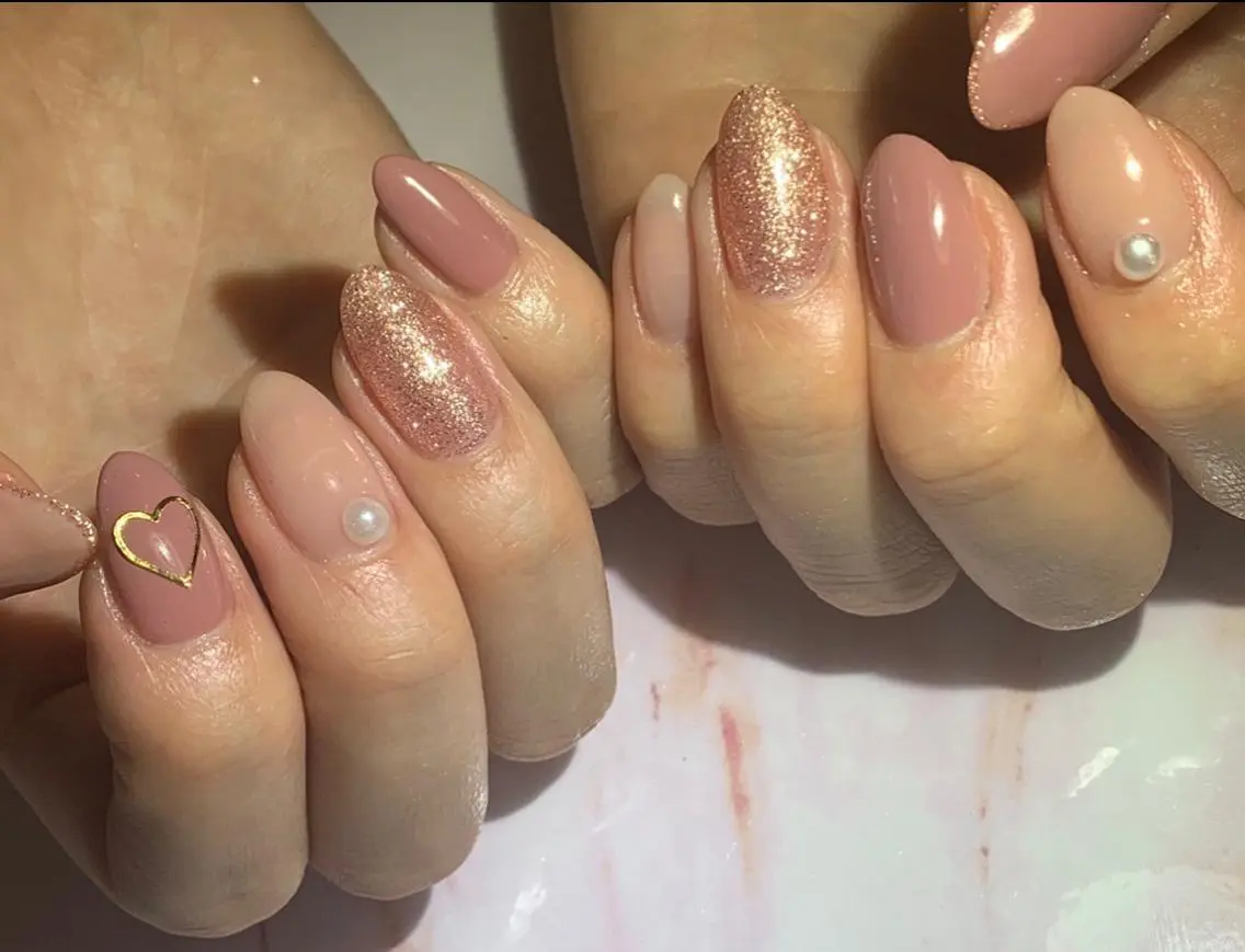 ネイル ストーンネイル Lino+ ネイル&よもぎ蒸しのネイルデザイン