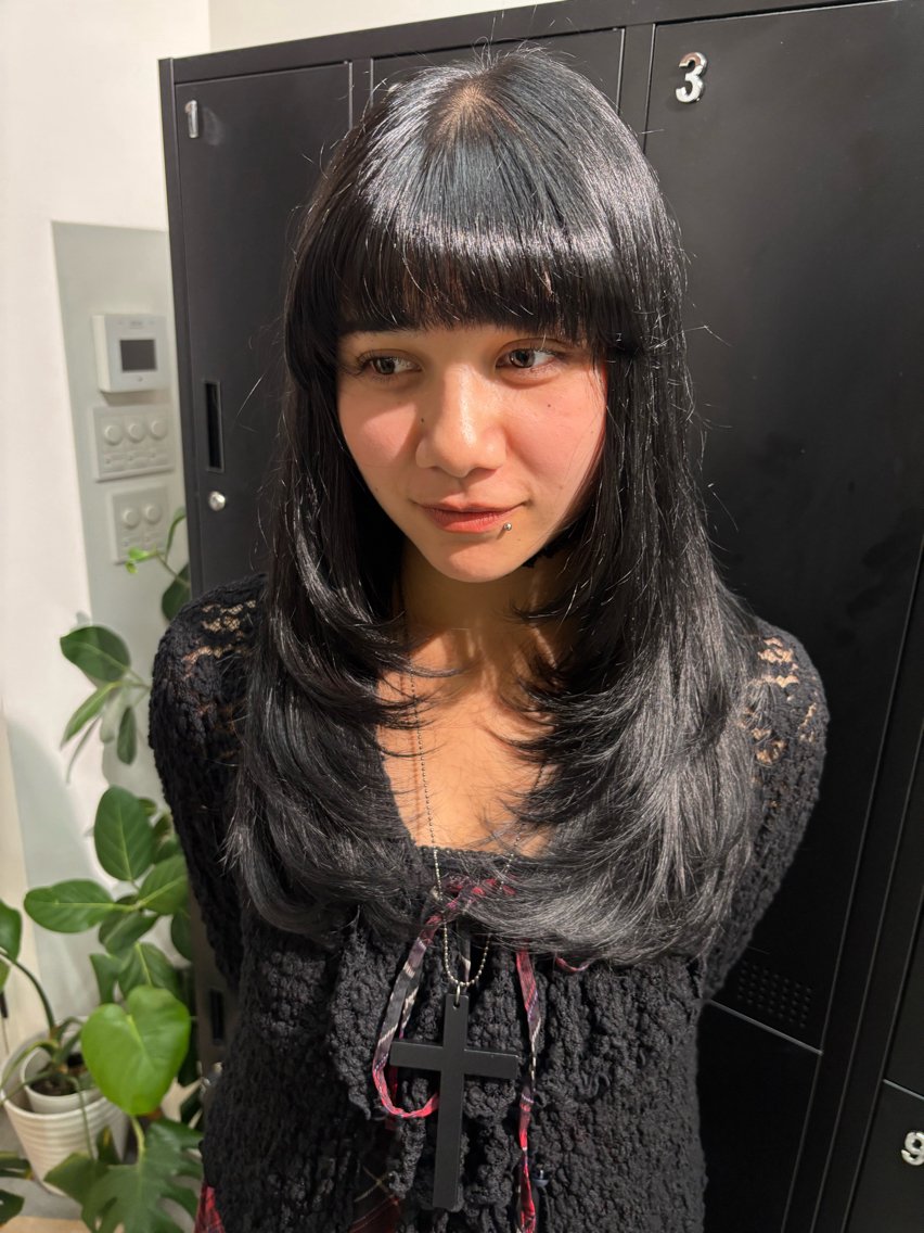 ロング カラー 顔まわりレイヤー 韓国風ヘア レイヤーカット 小顔カット カット ヘアカラー トリートメント 縮毛矯正/レイヤー /透明感カラー/愛士のヘアスタイル