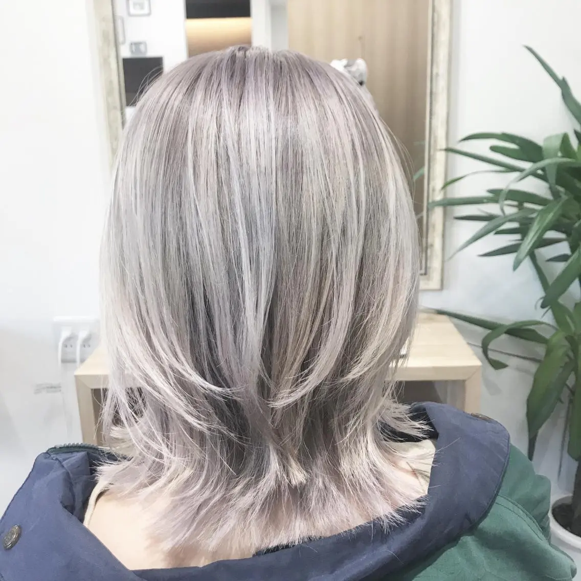 ショート カラー ヘアカラー トリートメント 土屋 貴章のヘアスタイル