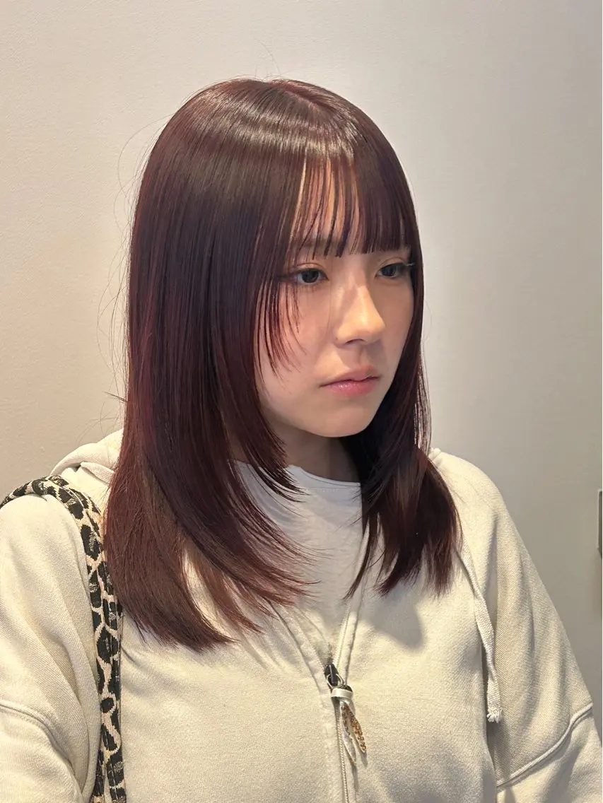 ミディアム 顔まわりレイヤー レイヤーカット ヘアカラー ナチュラル大人っぽい スタイル　MAORIのヘアスタイル