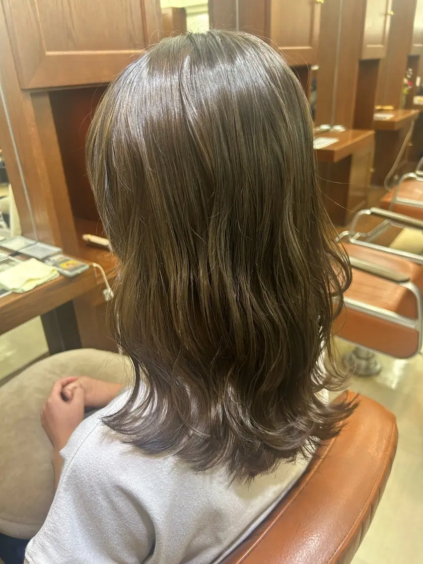 ミディアム カラー ヘアアレンジ カット ヘアカラー トリートメント 大八木 美咲のヘアスタイル