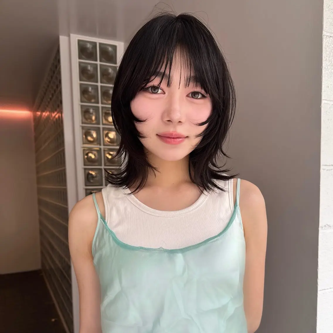 ミディアム レイヤーカット ウルフカット ウルフレイヤー カット ヘアカラー トリートメント ボブ/似合わせ レイヤーcocomoのヘアスタイル