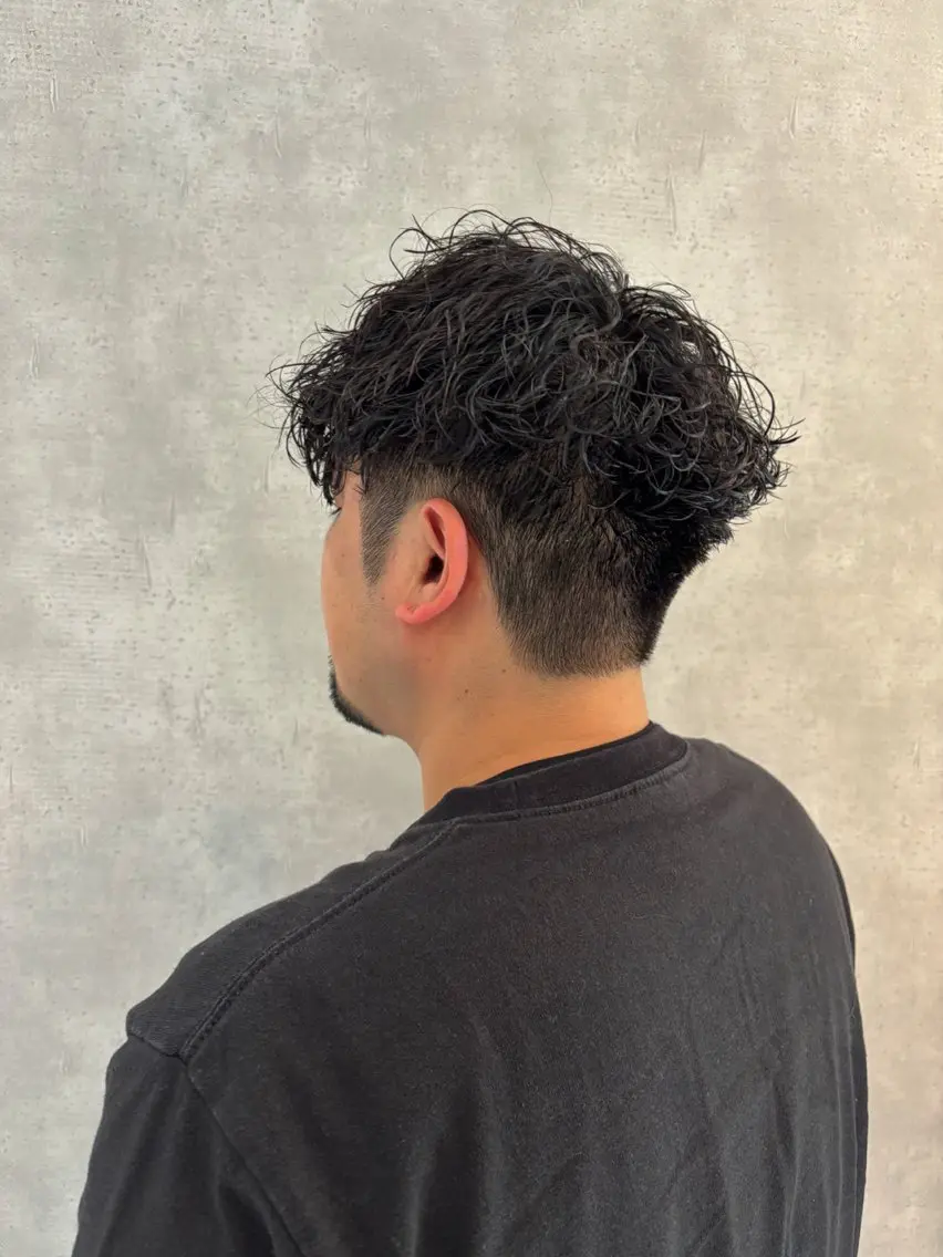 ショート パーマ メンズ メンズパーマ 波巻きパーマ カット パーマ 宮嶋 勇輔のヘアスタイル