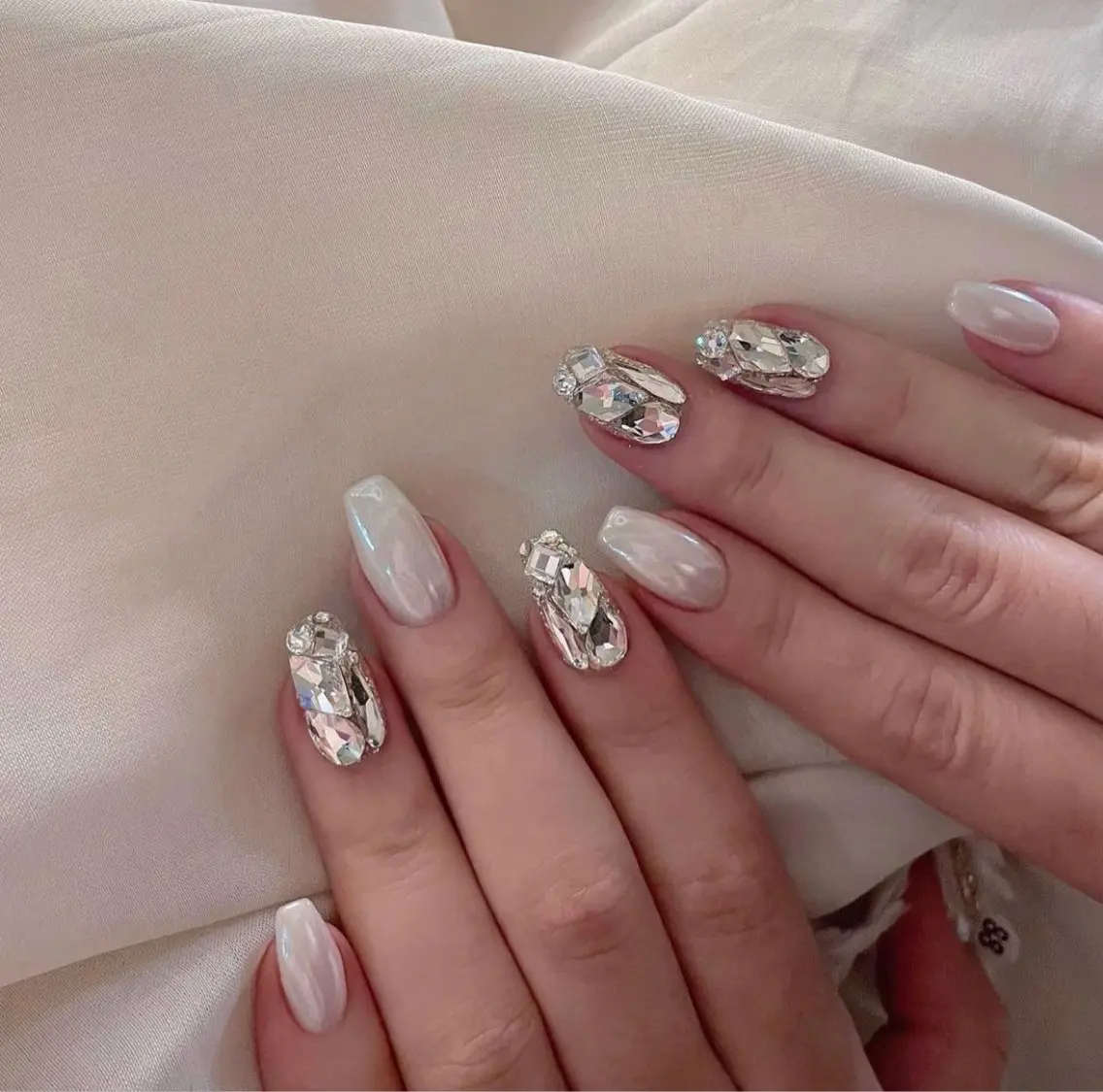 ネイル ハンドネイル HAPPI NAIL CALINのネイルデザイン
