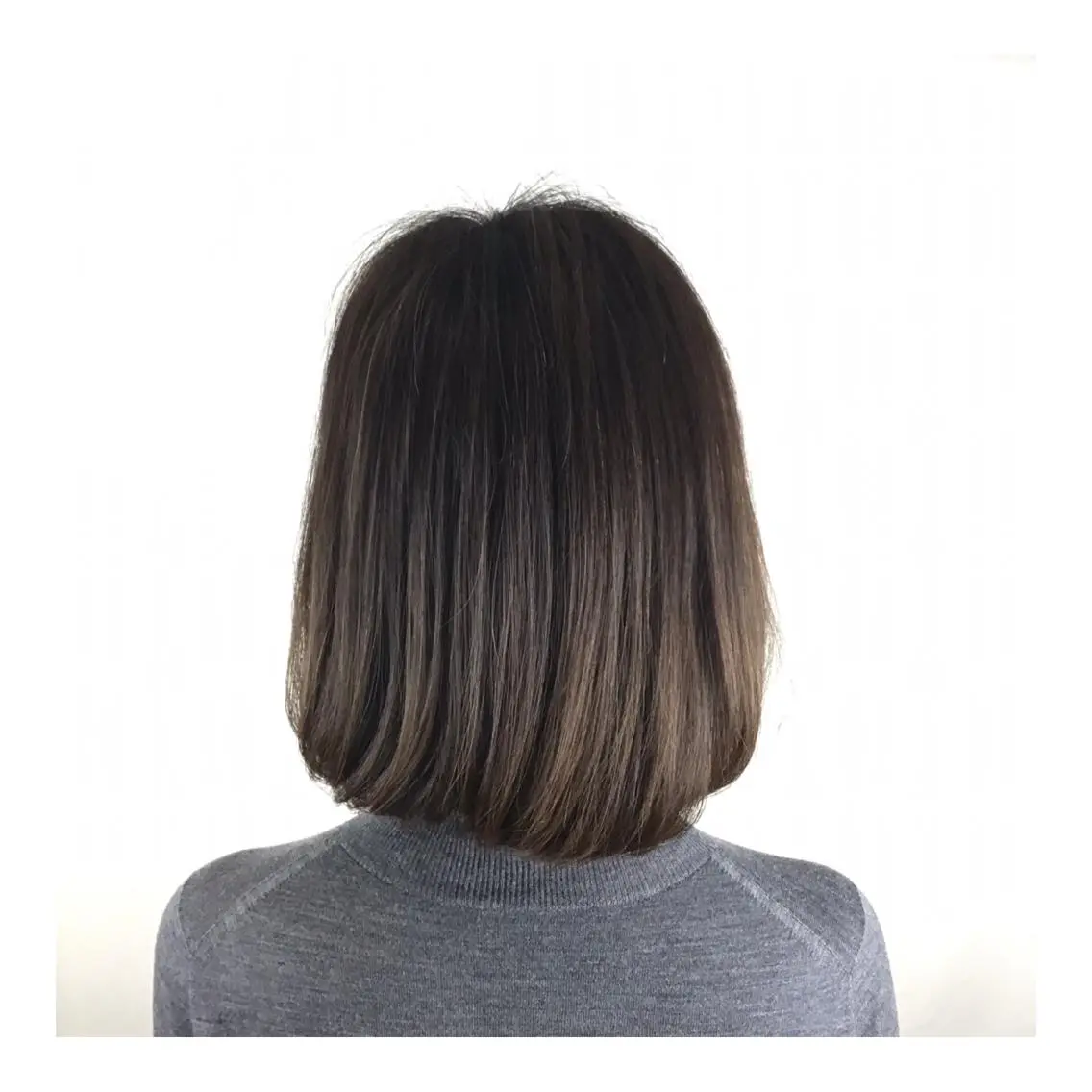 ミディアム カット ヘアカラー トリートメント Stazio 54の眉毛・アイブロウイメージ