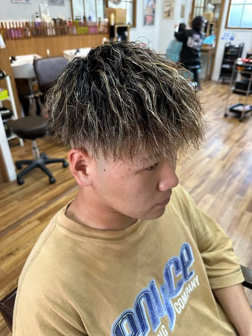 【1日1名様限定!!20時スタート🔥】カット＋ツイストパーマの写真