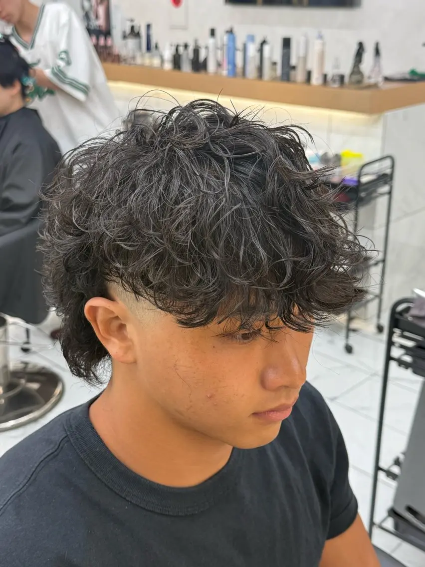 メンズ マレットヘア パーマ 本田 有里のヘアスタイル