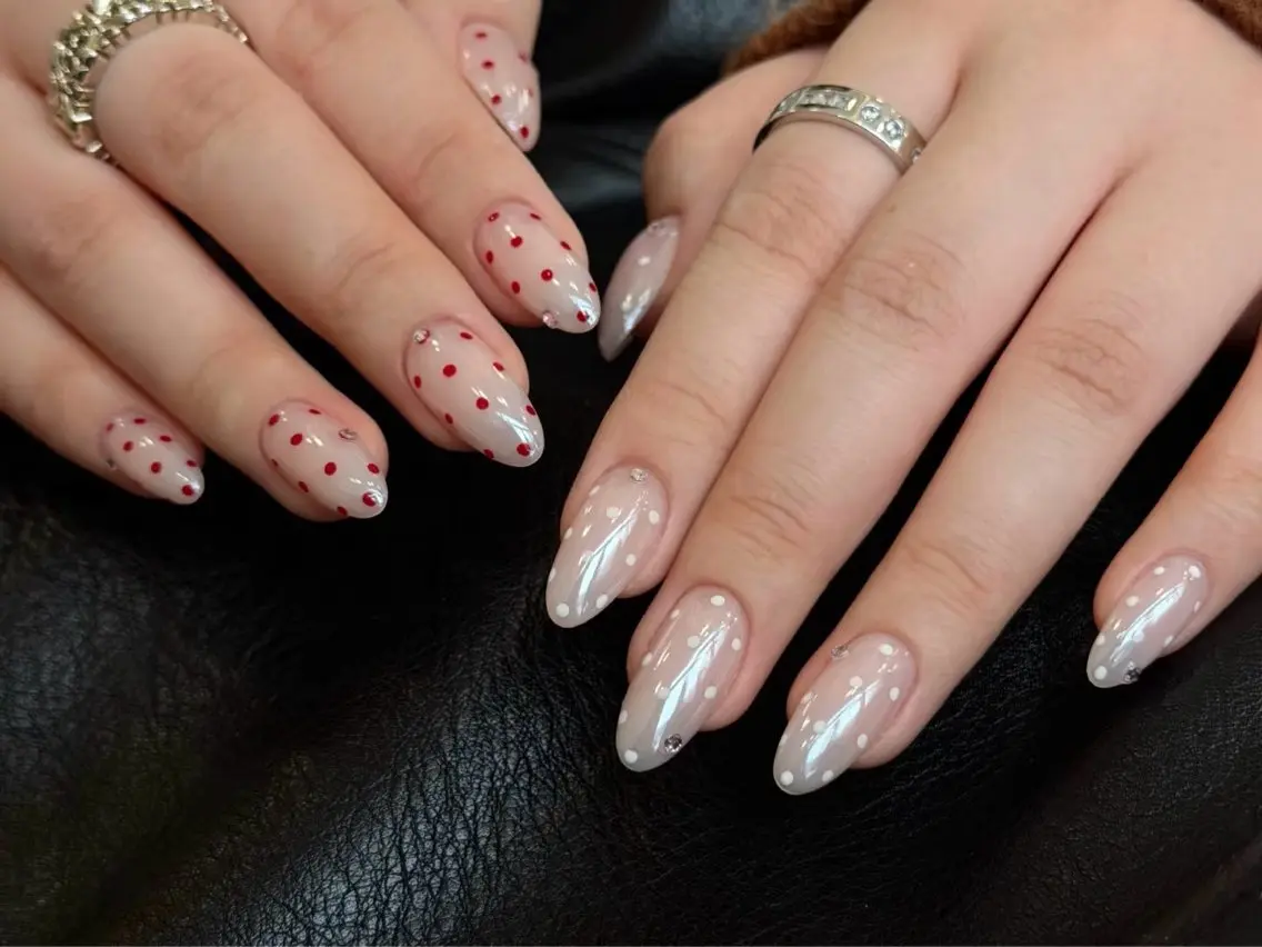 ネイル オーロラネイル 長さ出し フレンチネイル ジェルネイル ガラスフレンチ Rela・S NAILのネイルデザイン