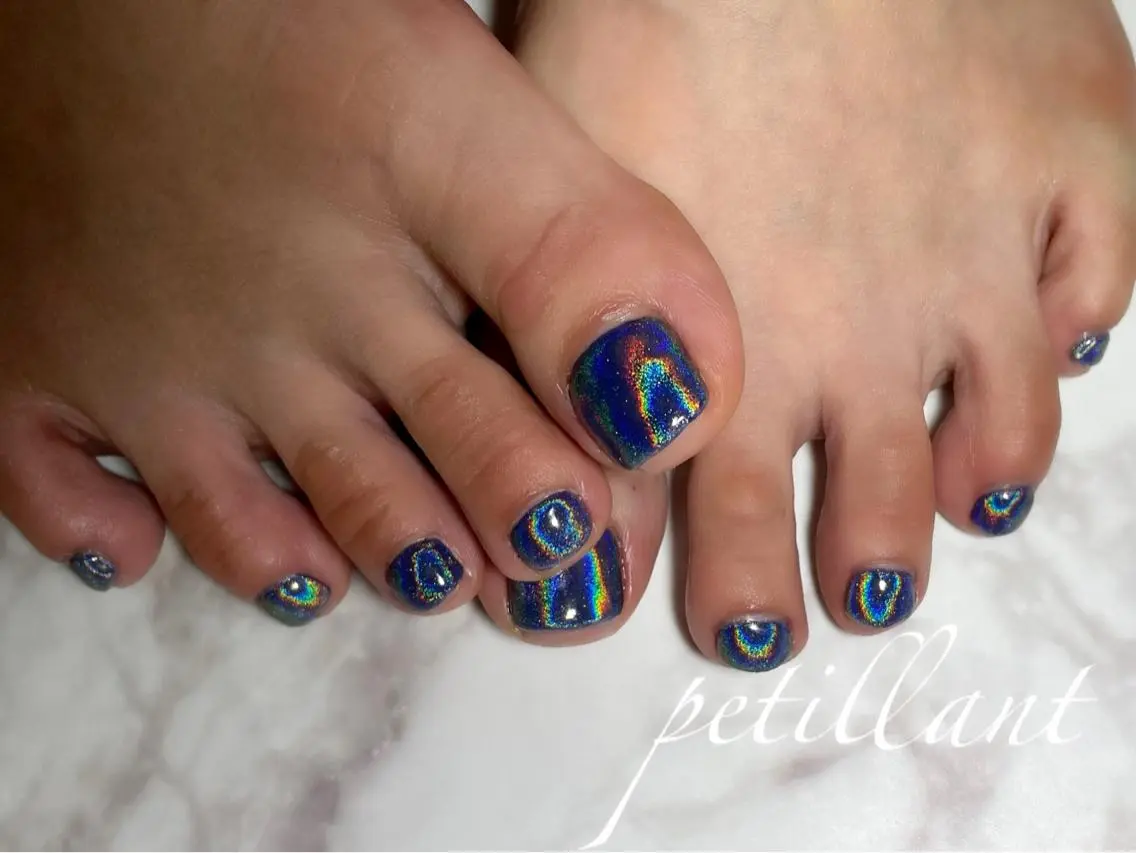 ネイル オーロラネイル ブルー ワンカラーネイル フットネイル nail salon petillantのネイルデザイン