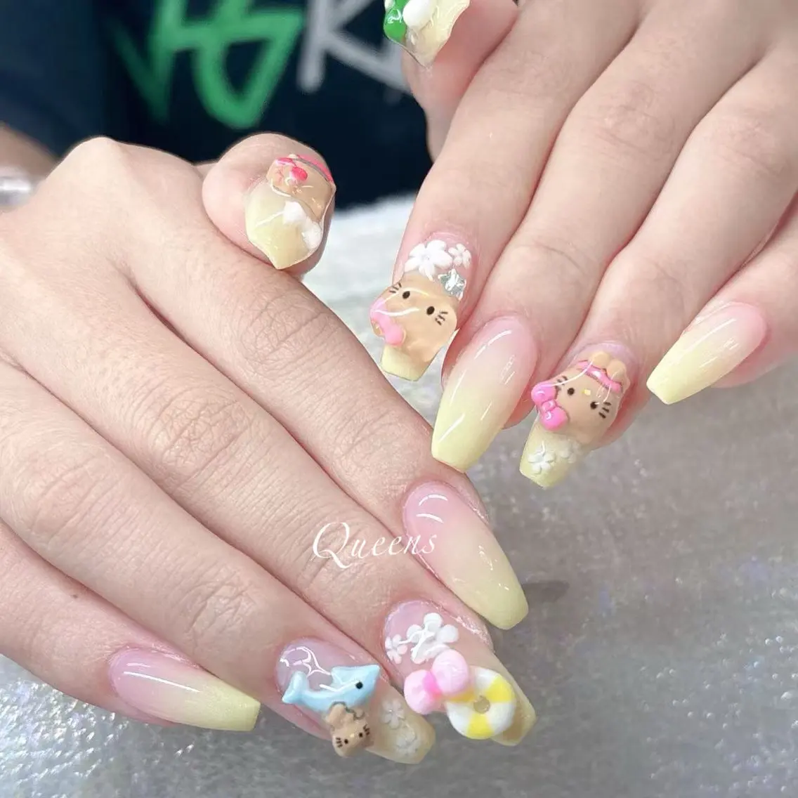ネイル ハンドネイル Queens 榊 まおのネイルデザイン