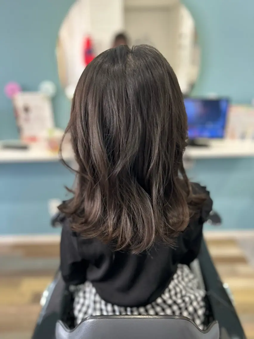 セミロング 似合わせカット 縮毛矯正 キッズヘアー ルッツのヘアスタイル