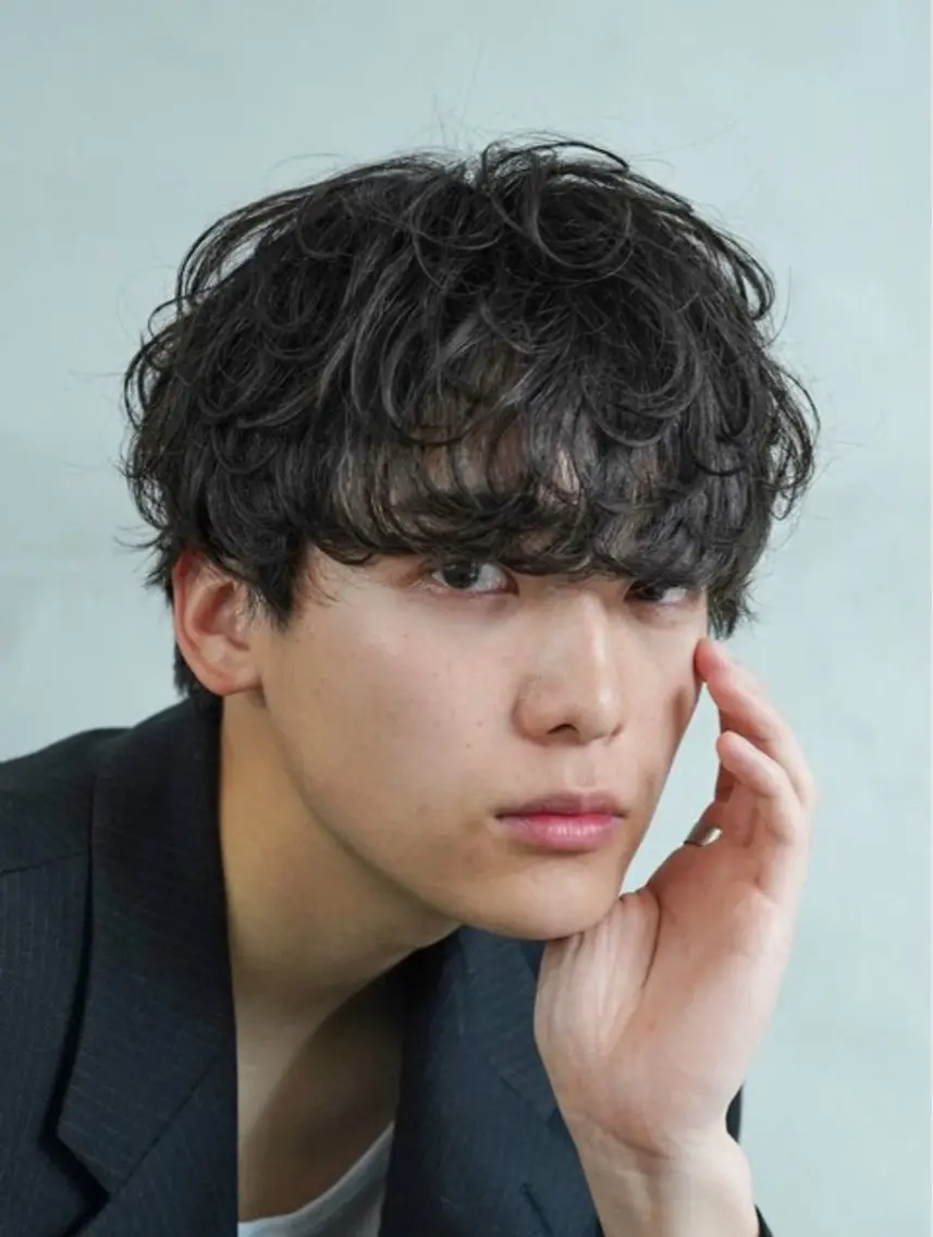 カラー パーマ メンズ パーマ 中谷海里/フェザー パーマ/スパイキーのヘアスタイル