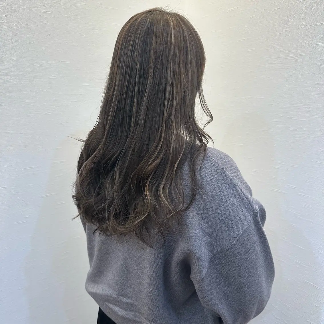 カラー ツノガイ エリのヘアスタイル