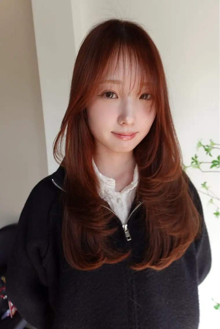 ロング ヘアカラー 関井 海愛のヘアスタイル