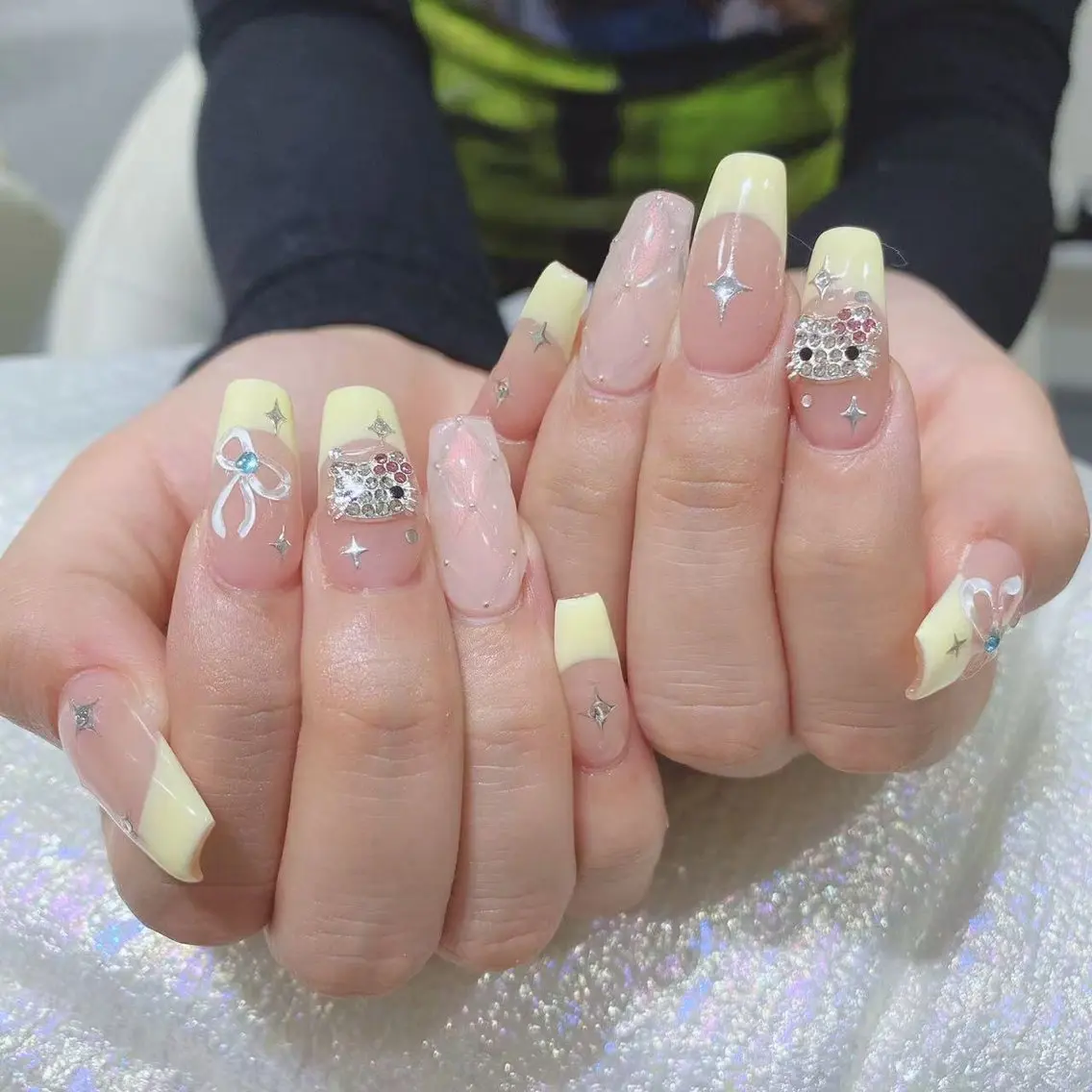 ネイル ハンドネイル Queens ひなのネイルデザイン
