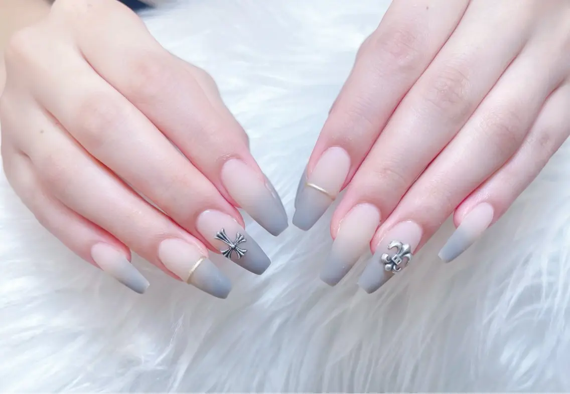 ネイル 成人式 ロングネイル マグネットネイル 大理石ネイル(マーブル) リボン ハンドネイル Amee Nail Salonのネイルデザイン