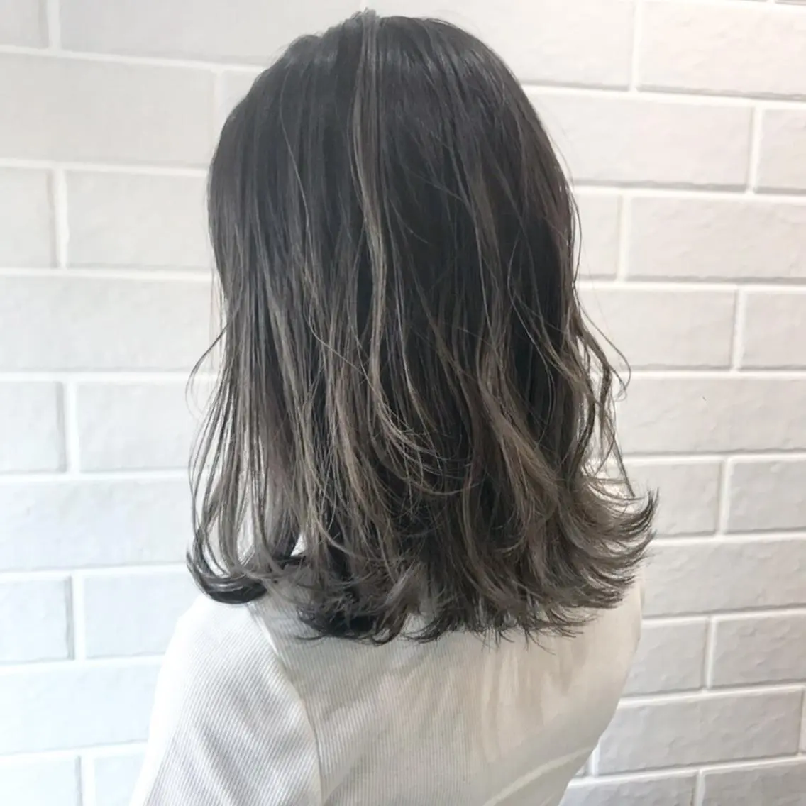 セミロング カット ヘアカラー en Siena エンシエナのヘアスタイル