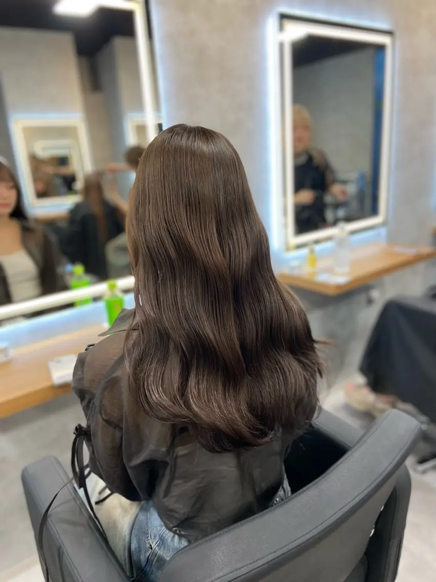 ロング カラー ヘアアレンジ カット ヘアカラー トリートメント ヘアセット レイヤー×透明感カラ ーHAYATOのヘアスタイル