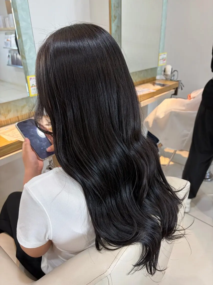 ロング 伊藤 紫穂のヘアスタイル
